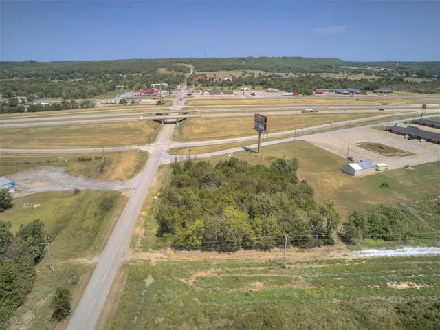 Photo 4 — 0000 Bryant at Leonard, Henryetta, OK 74437