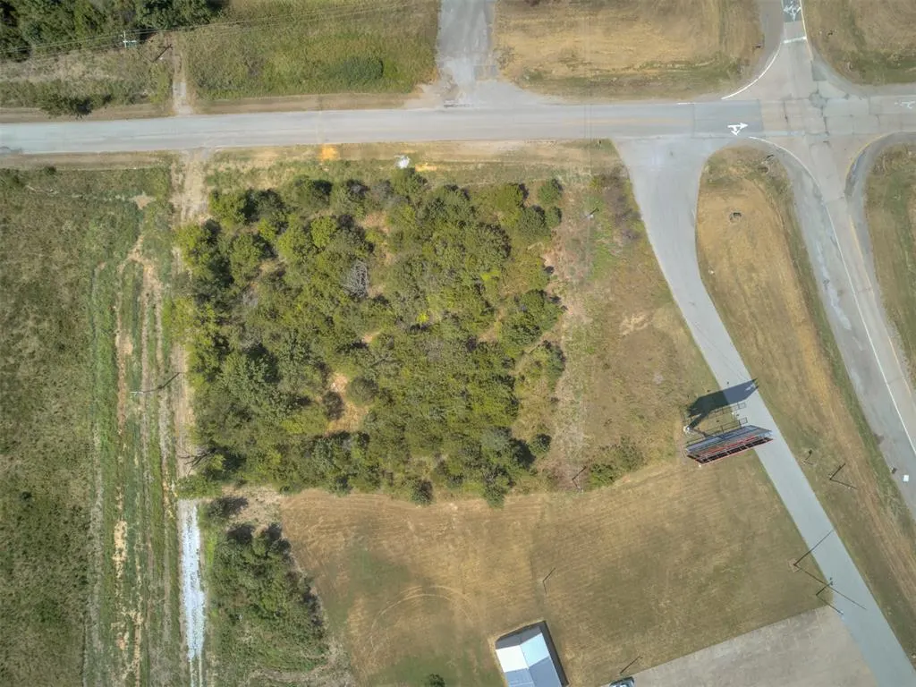 Photo 9 — 0000 Bryant at Leonard, Henryetta, OK 74437