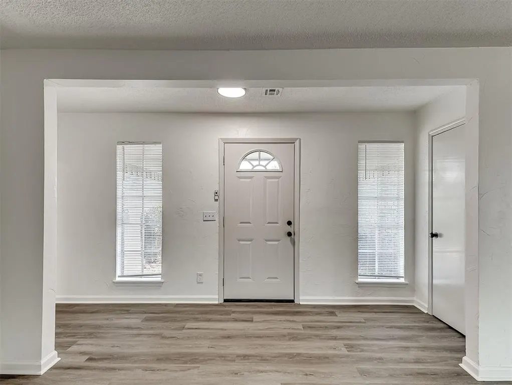 Photo 2 — 509 SW 25th Place, El Reno, OK 73036