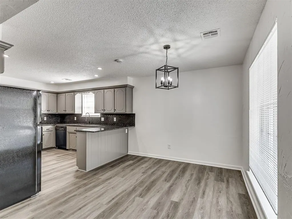 Photo 7 — 509 SW 25th Place, El Reno, OK 73036