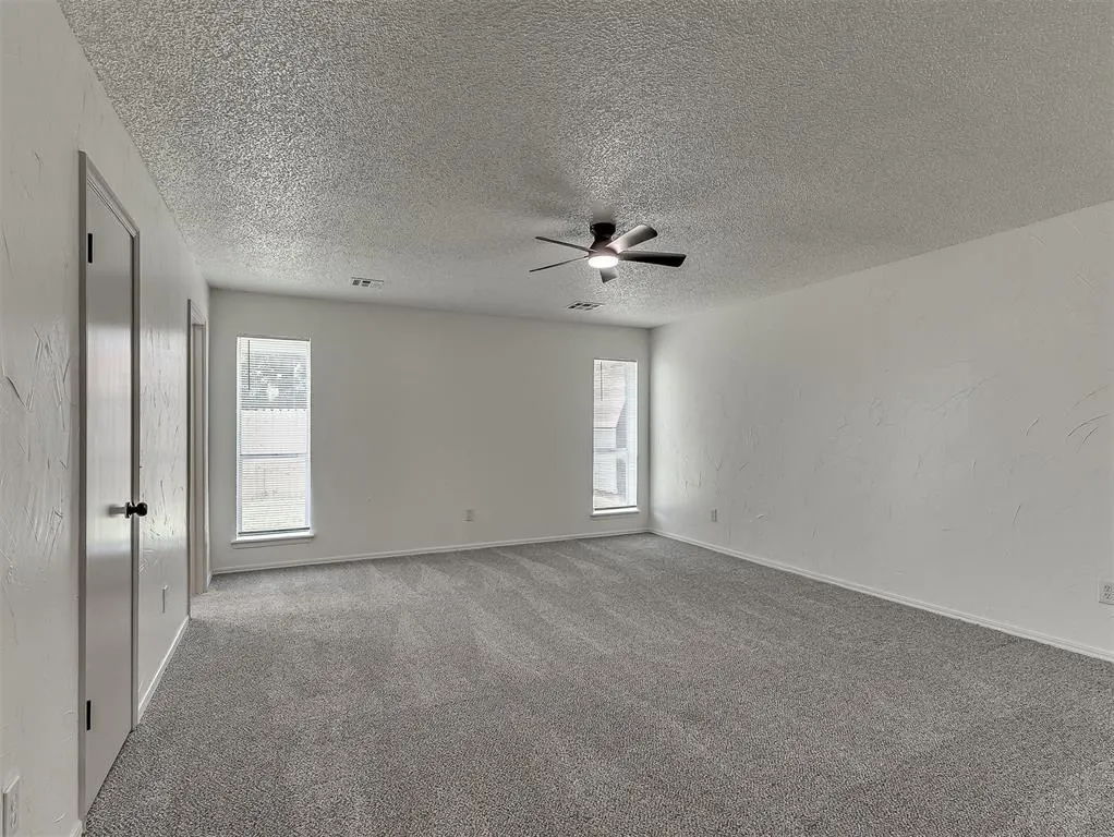 Photo 16 — 509 SW 25th Place, El Reno, OK 73036