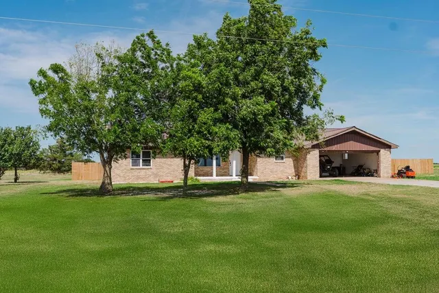 Photo 5 — 12497 N 1780 Road, Erick, OK 73645