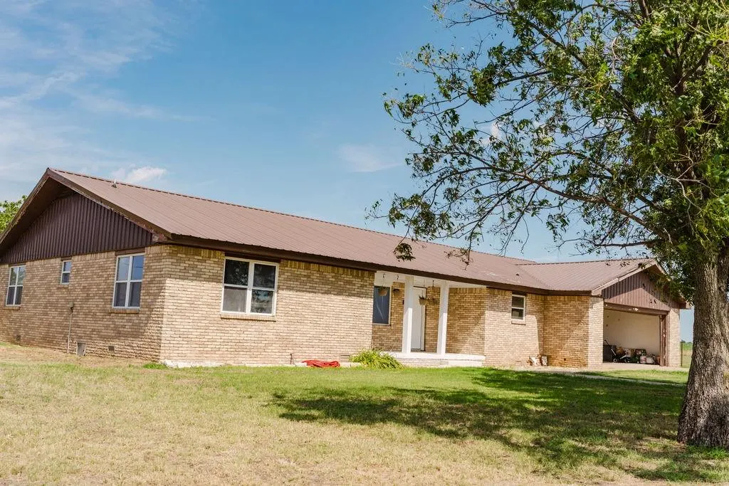 Photo 8 — 12497 N 1780 Road, Erick, OK 73645