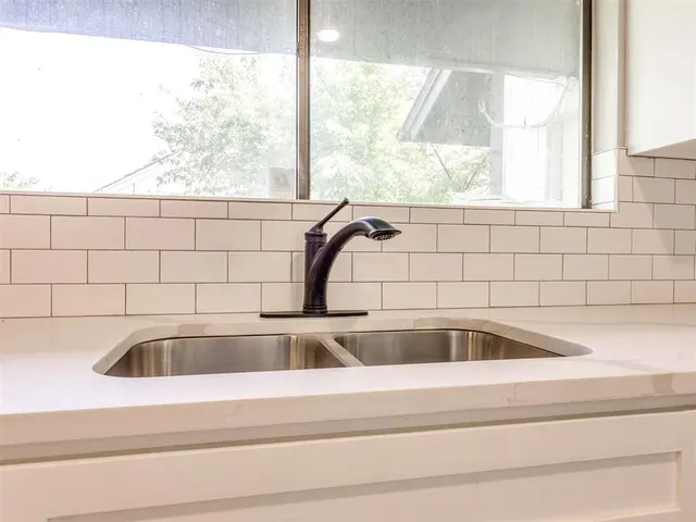 Photo 6 — 11609 Twisted Oak Road, Oklahoma City, OK 73120