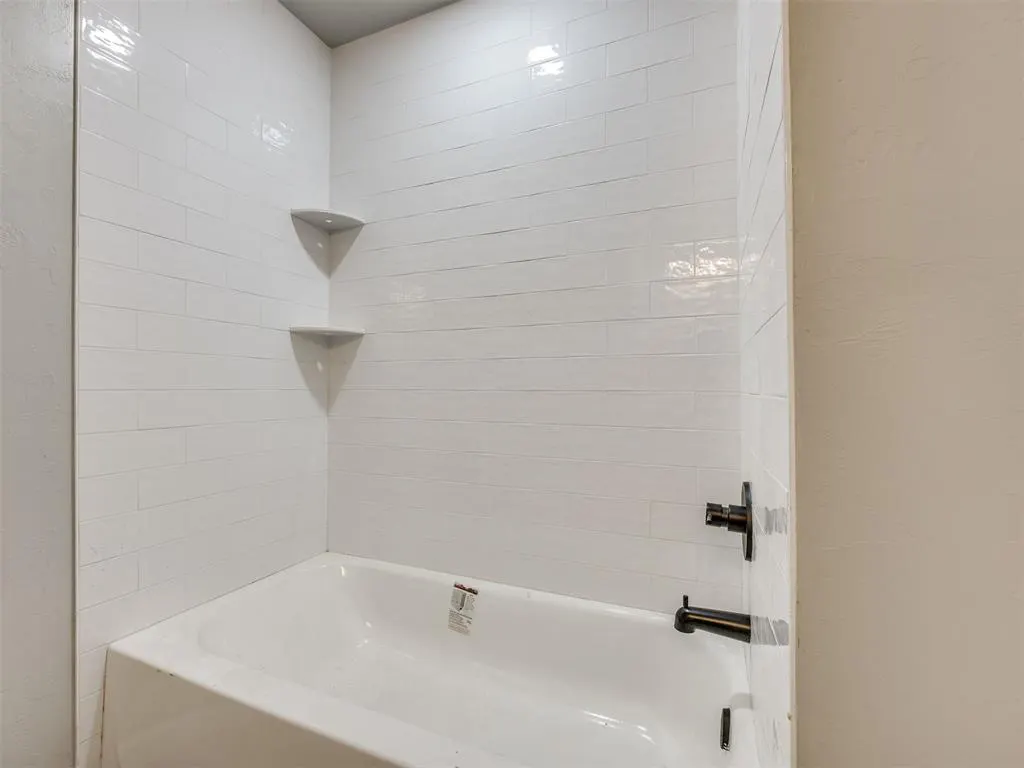 Photo 21 — 11609 Twisted Oak Road, Oklahoma City, OK 73120