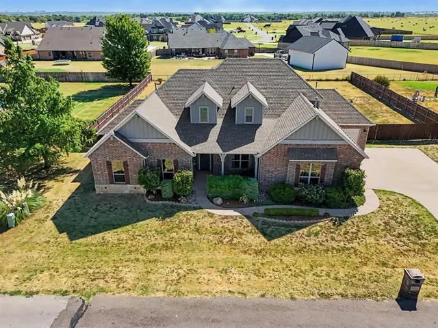 Photo 3 — 31814 Landrun Avenue, Norman, OK 73072