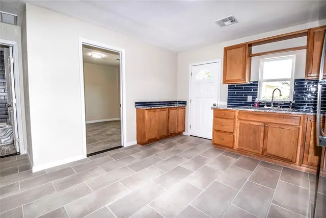 Photo 6 — 408 N 5th Avenue, Stroud, OK 74079