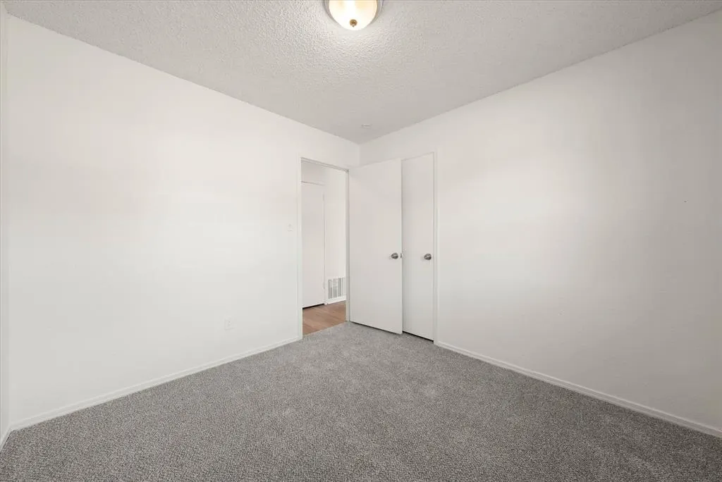 Photo 17 — 10906 Penrith Lane, Oklahoma City, OK 73114