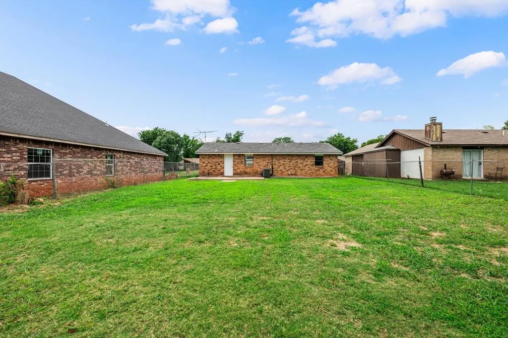 Photo 20 — 10906 Penrith Lane, Oklahoma City, OK 73114