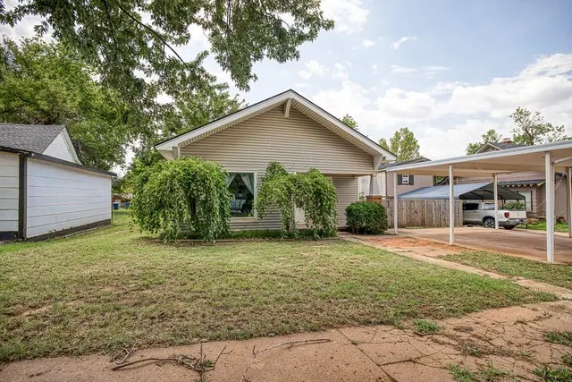 Photo 2 — 212 S 9th Street, Kingfisher, OK 73750