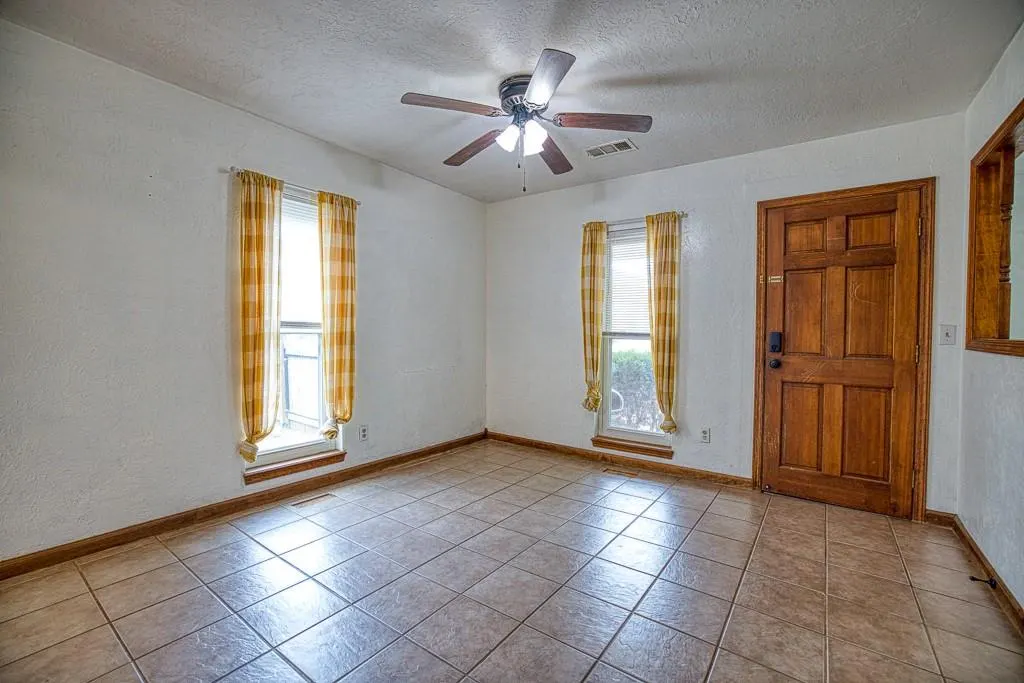 Photo 6 — 212 S 9th Street, Kingfisher, OK 73750