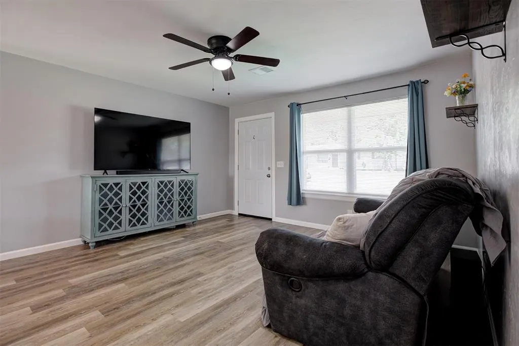 Photo 6 — 2605 Yorkshire Avenue, Oklahoma City, OK 73160