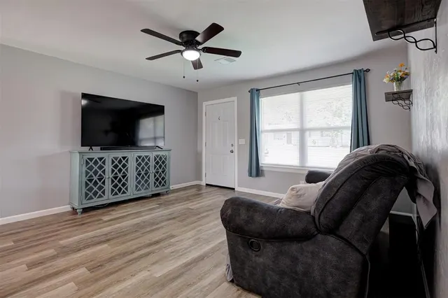 Photo 6 — 2605 Yorkshire Avenue, Oklahoma City, OK 73160
