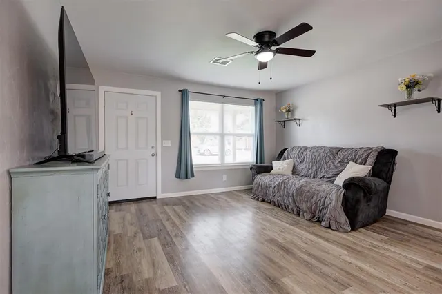 Photo 7 — 2605 Yorkshire Avenue, Oklahoma City, OK 73160