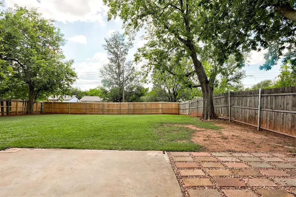 Photo 29 — 2605 Yorkshire Avenue, Oklahoma City, OK 73160