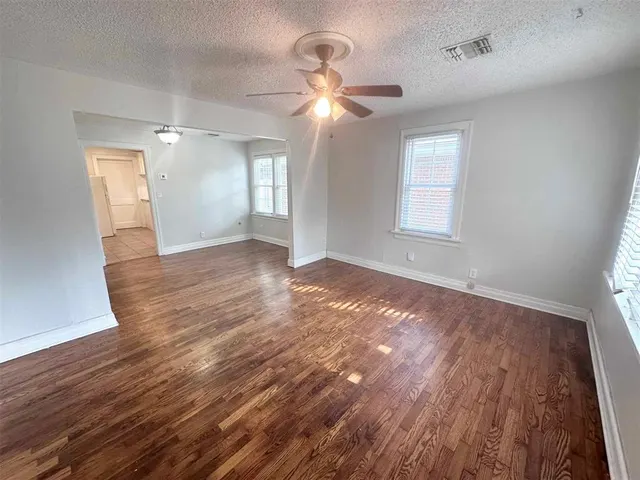 Photo 2 — 4605 N Hammond Avenue, Bethany, OK 73008