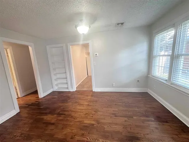 Photo 5 — 4605 N Hammond Avenue, Bethany, OK 73008