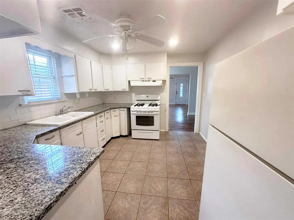 Photo 7 — 4605 N Hammond Avenue, Bethany, OK 73008
