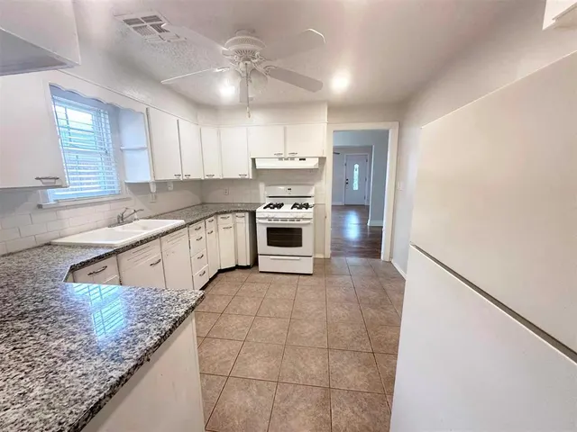Photo 7 — 4605 N Hammond Avenue, Bethany, OK 73008