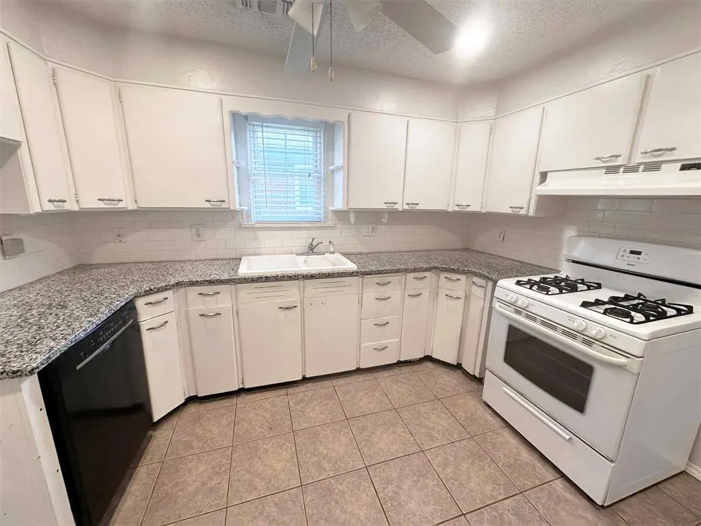 Photo 9 — 4605 N Hammond Avenue, Bethany, OK 73008