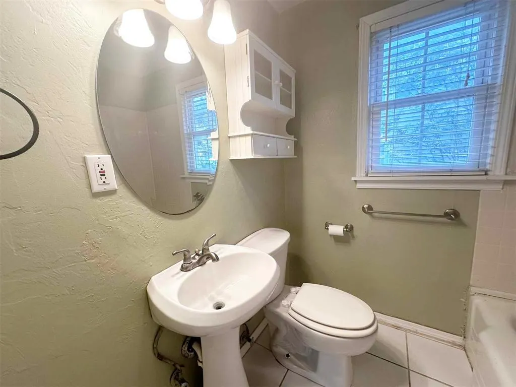Photo 12 — 4605 N Hammond Avenue, Bethany, OK 73008