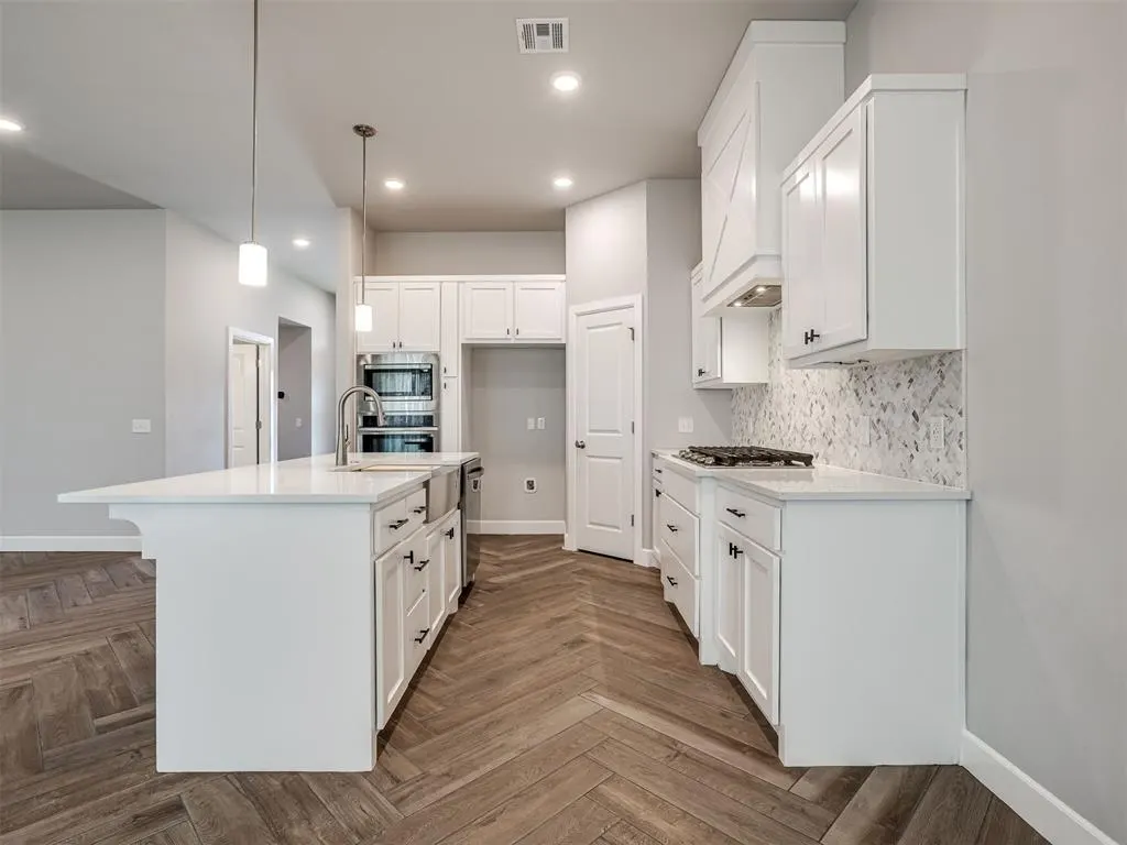 Photo 11 — 9300 NW 141st Street, Yukon, OK 73099