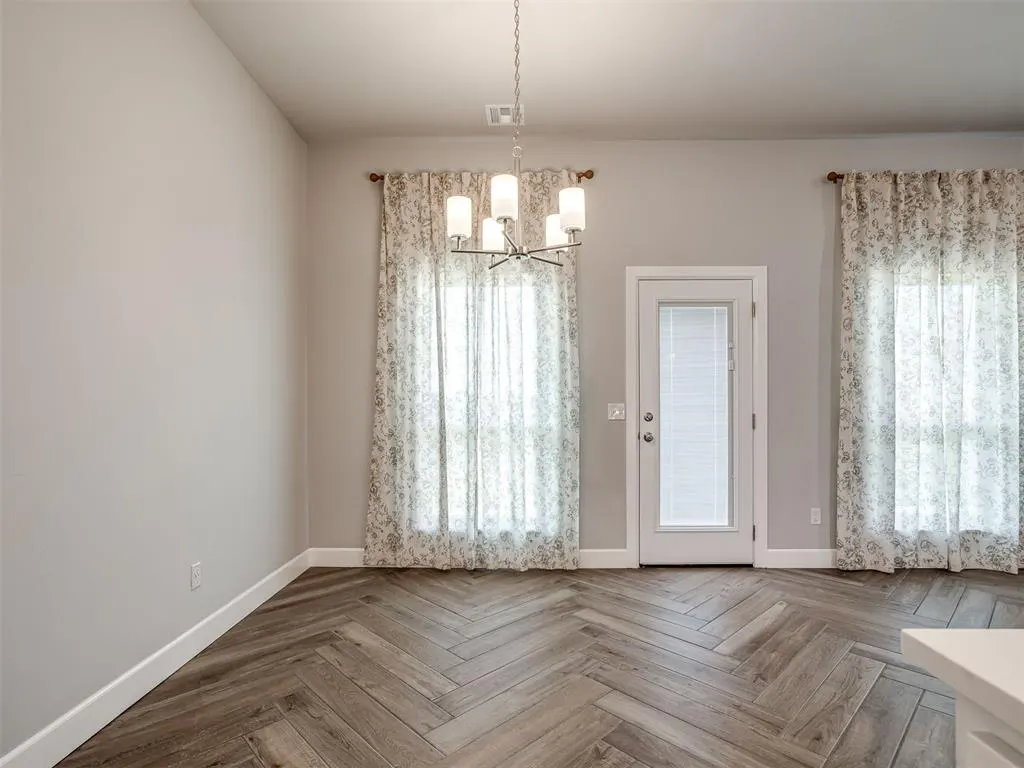 Photo 14 — 9300 NW 141st Street, Yukon, OK 73099