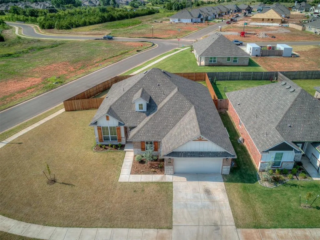 Photo 41 — 9300 NW 141st Street, Yukon, OK 73099