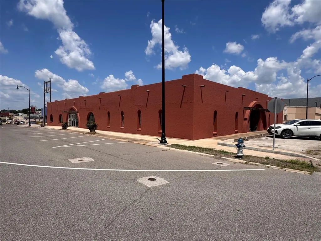 Photo 2 — 201 N 2nd Street, Seminole, OK 74868
