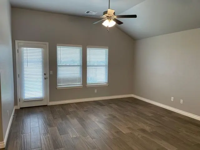 Photo 7 — 12708 NW 3rd Terrace, Yukon, OK 73099