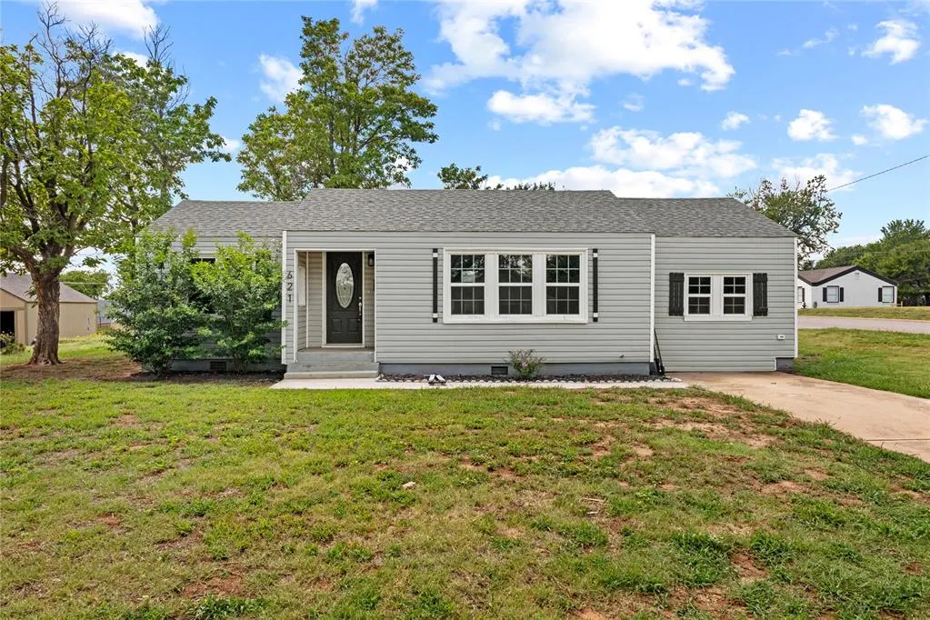 Front exterior — 621 N 5th Street, Weatherford, OK 73096