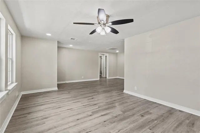 Photo 3 — 621 N 5th Street, Weatherford, OK 73096