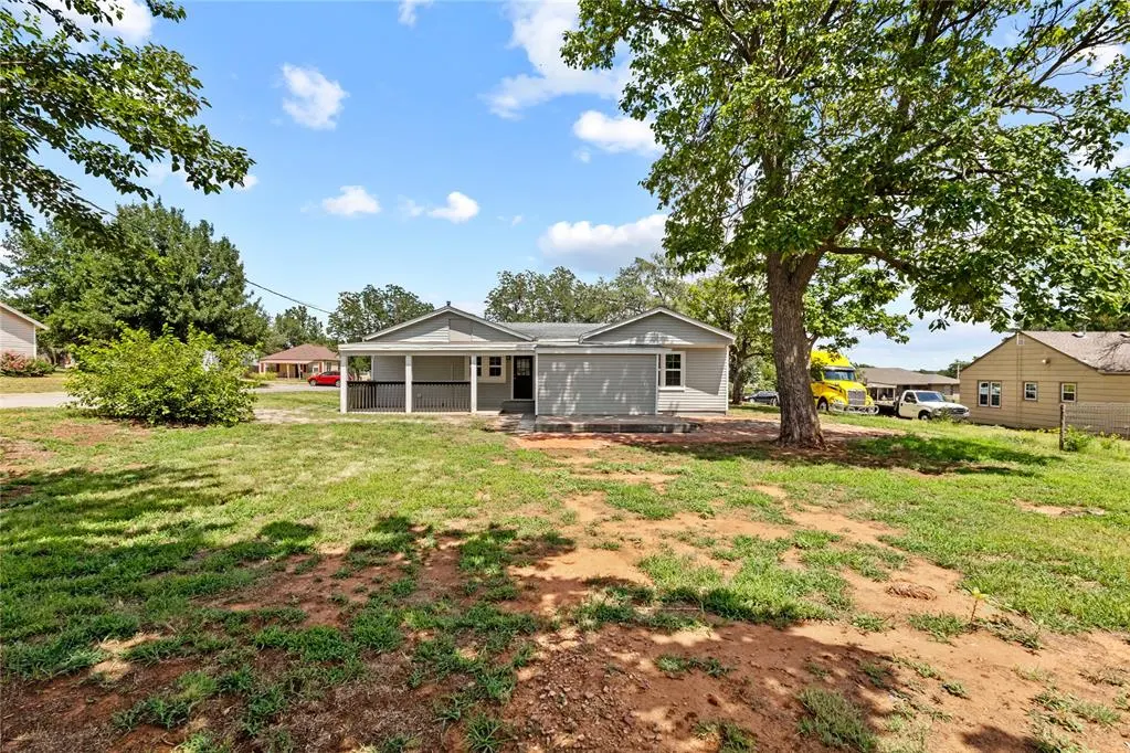 Photo 16 — 621 N 5th Street, Weatherford, OK 73096