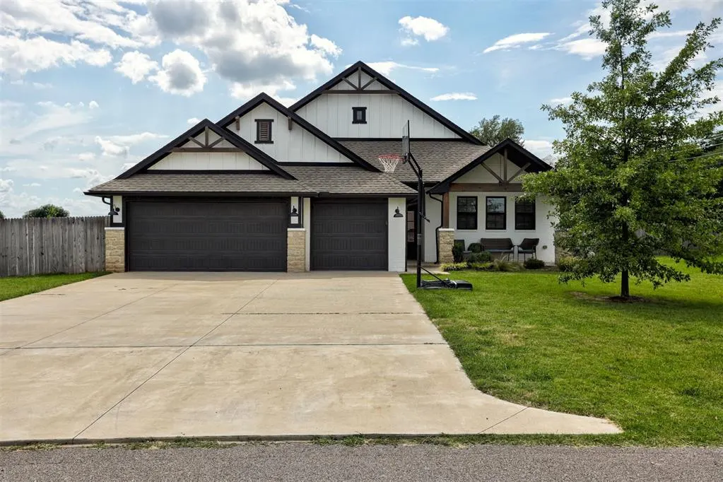 Front exterior — 8430 Hidden Creek Drive, Noble, OK 73068