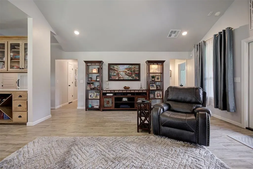 Photo 5 — 8430 Hidden Creek Drive, Noble, OK 73068