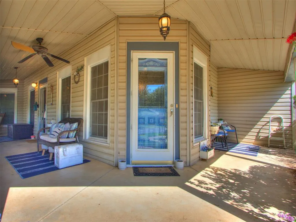 Photo 4 — 301 N Rock Island Avenue, El Reno, OK 73036