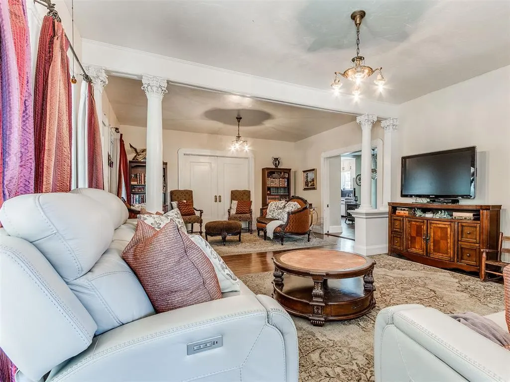 Photo 14 — 301 N Rock Island Avenue, El Reno, OK 73036