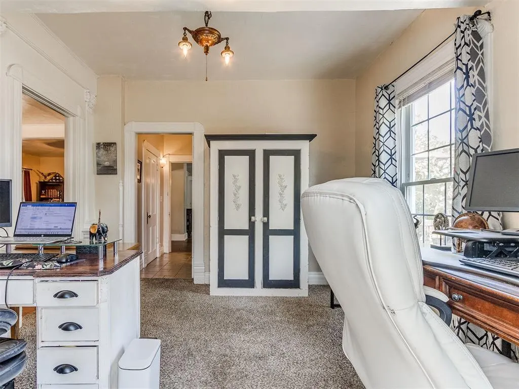 Photo 24 — 301 N Rock Island Avenue, El Reno, OK 73036