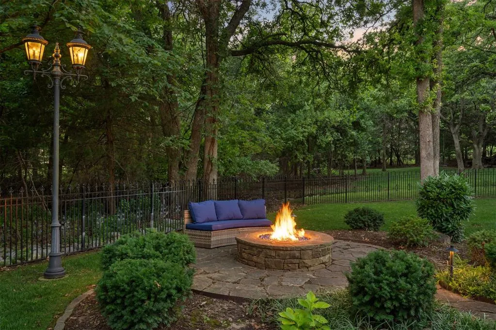 Photo 3 — 1807 Summerhaven Way, Edmond, OK 73013