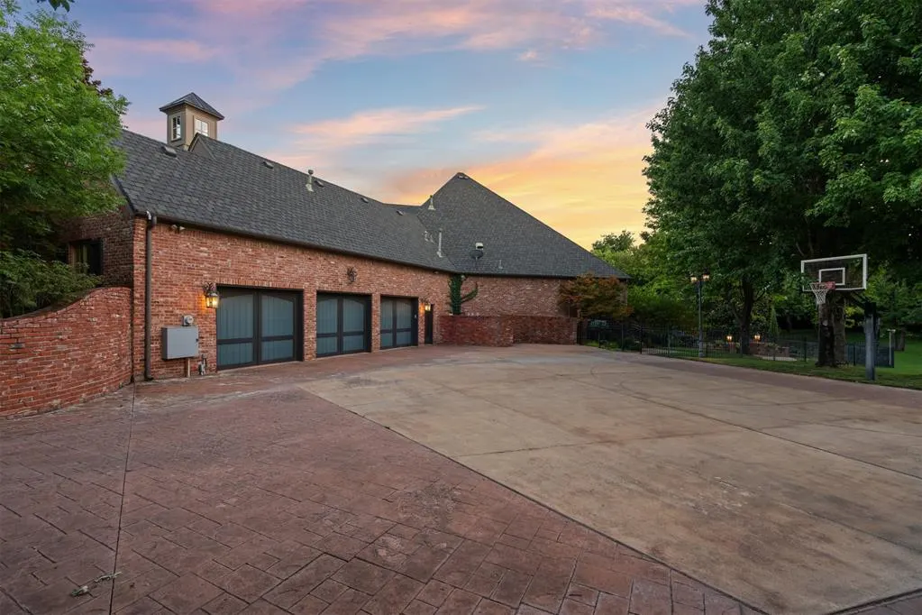 Photo 8 — 1807 Summerhaven Way, Edmond, OK 73013