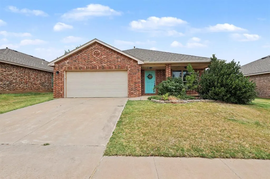 Front exterior — 9505 Timberwind Lane, Yukon, OK 73099
