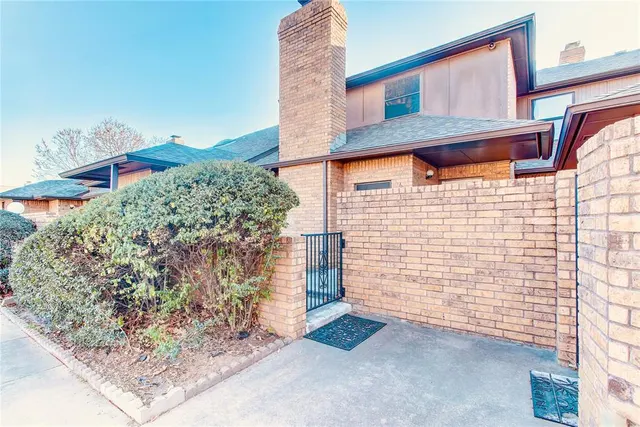 Photo 2 — 1899 Saddleback Boulevard 16, Norman, OK 73072