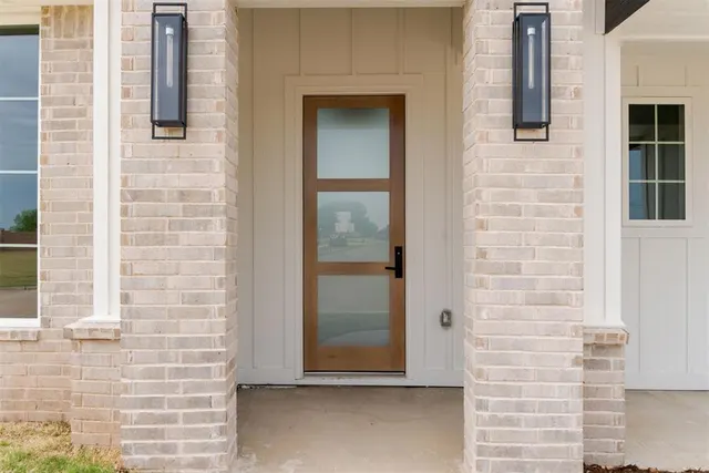 Photo 2 — 1324 Katelyn Court, Yukon, OK 73099