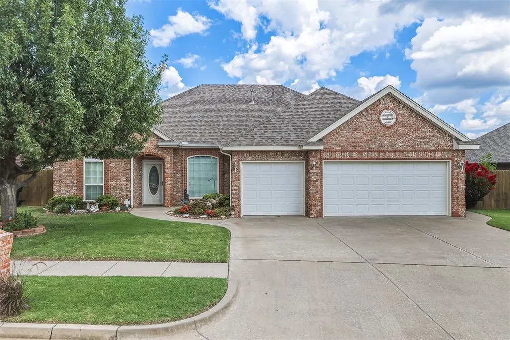 Front exterior — 728 Ellsworth Avenue, Yukon, OK 73099