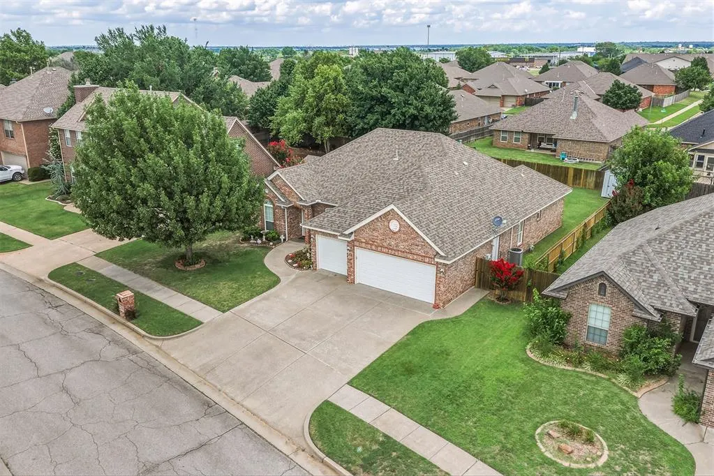 Photo 4 — 728 Ellsworth Avenue, Yukon, OK 73099
