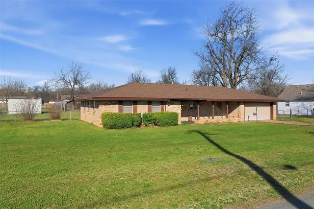 Photo 3 — 904 S Donald Avenue, El Reno, OK 73036