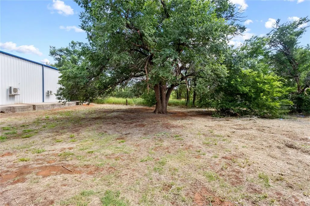 Photo 4 — 522 E Clark Avenue, Weatherford, OK 73096