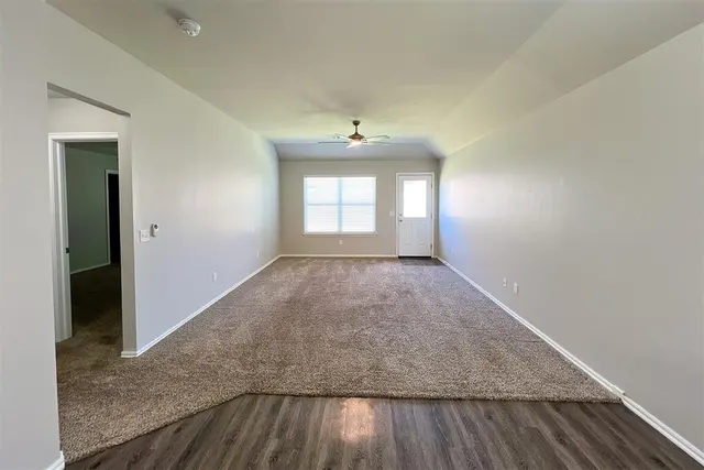 Photo 6 — 9317 NW 71st Street, Yukon, OK 73099