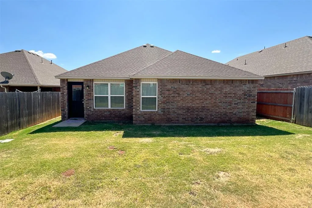 Photo 32 — 9317 NW 71st Street, Yukon, OK 73099