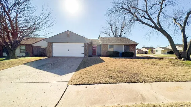 Front exterior — 808 SE 13th Street, Moore, OK 73160